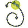KONG Air Squeaker Tennis Ball mit Seil M – Apportierspielzeug